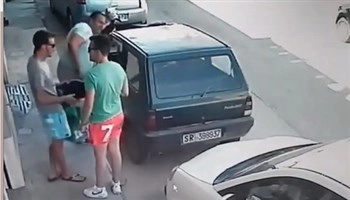 Người đàn ông lịch sự nhất quả đất !