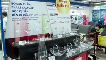 “Tích tem đổi quà đẳng cấp miễn phí” - Đột phá khuyến mãi để “hút” khách hàng