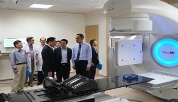 TPHCM: Ứng dụng hệ thống gia tốc xạ trị - xạ phẫu đa năng lượng hiện đại nhất vào điều trị ung thư