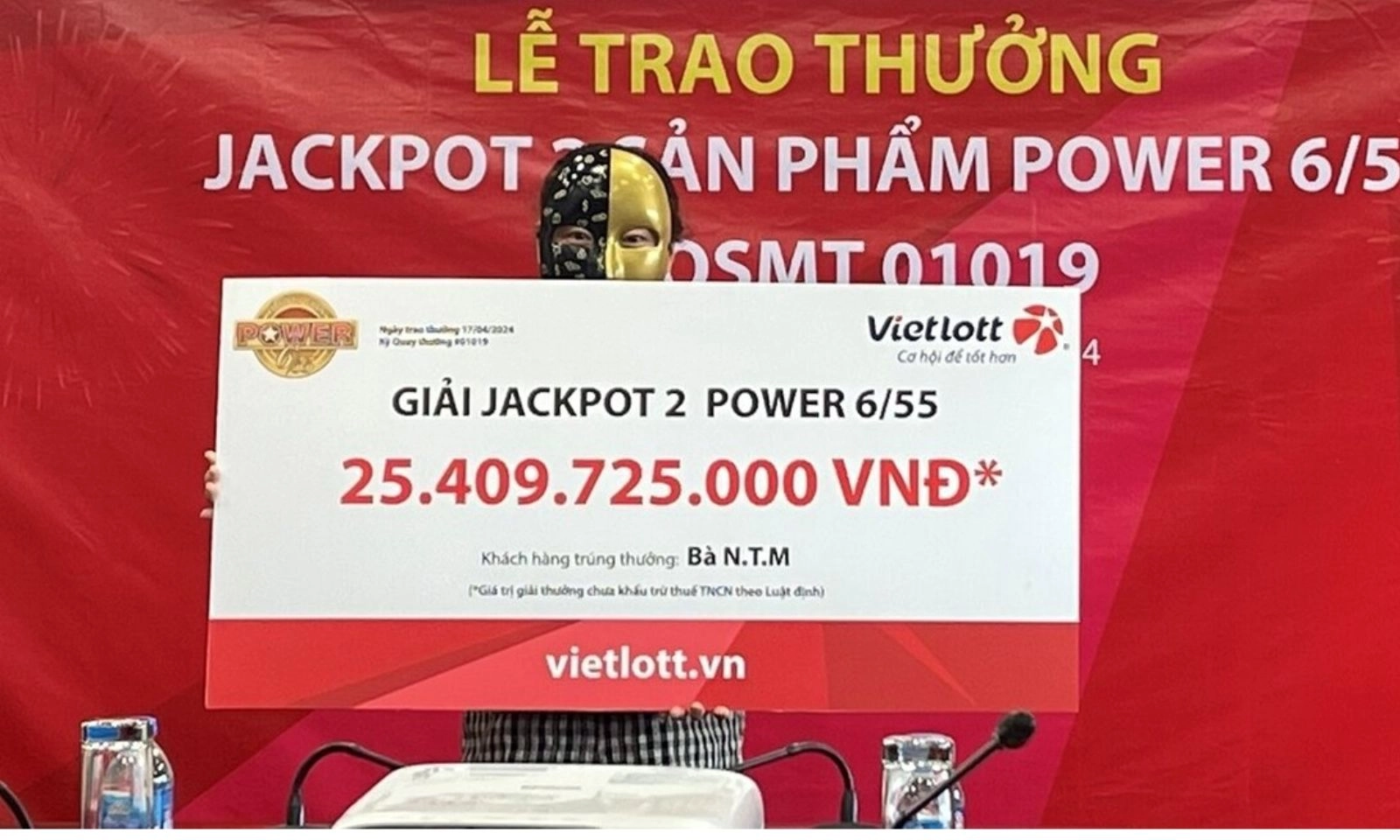 Người phụ nữ trúng số 25 tỷ đồng khi đang chăm con ở viện