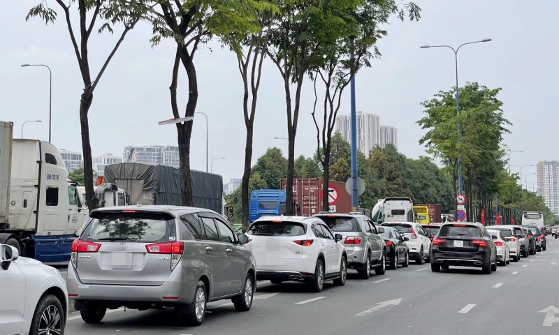 Lượng ô tô nhập khẩu giảm sâu