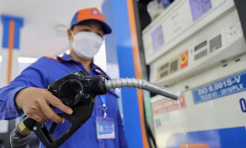 Giá xăng dầu có thể tăng từ chiều nay 6/2 