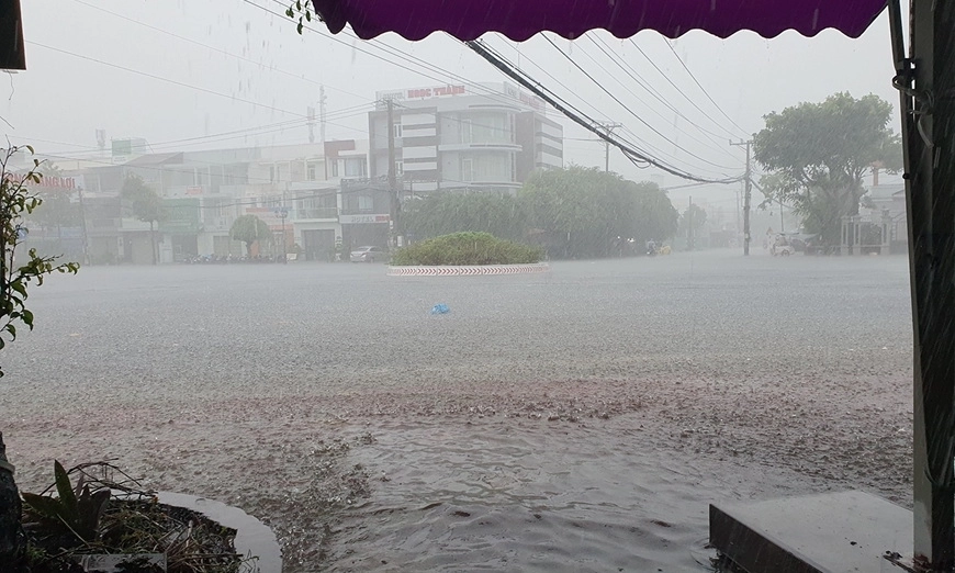 Kiên Giang: Nhiều nơi ngập sâu sau mưa lớn