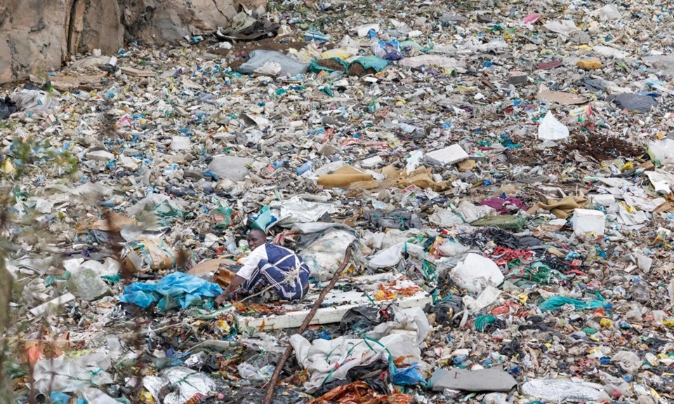 Kenya điều tra nghi phạm giết 42 phụ nữ rồi phân xác vứt ra bãi rác