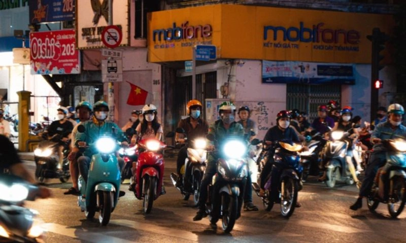 Điểm tin trưa 28/7: Khung giờ bắt buộc bật đèn xe theo luật mới | Hà Nội: Giá nhà liền thổ tăng cao