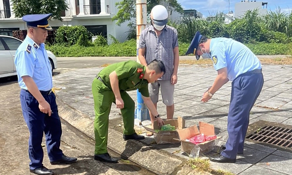 Quảng Ninh: Bắt giữ 300 sản phẩm thuốc lá điện tử không rõ nguồn gốc