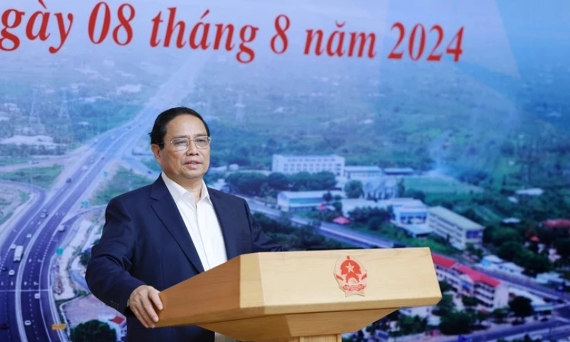 Thúc đẩy tiến độ triển khai các dự án, chào mừng các ngày lễ lớn của đất nước