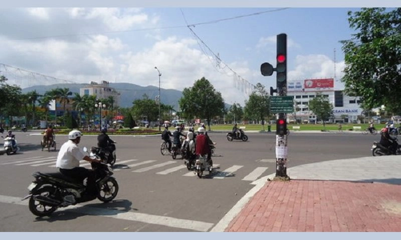 Xe đạp vượt đèn đỏ bị phạt bao nhiêu và có bị tước phương tiện không?