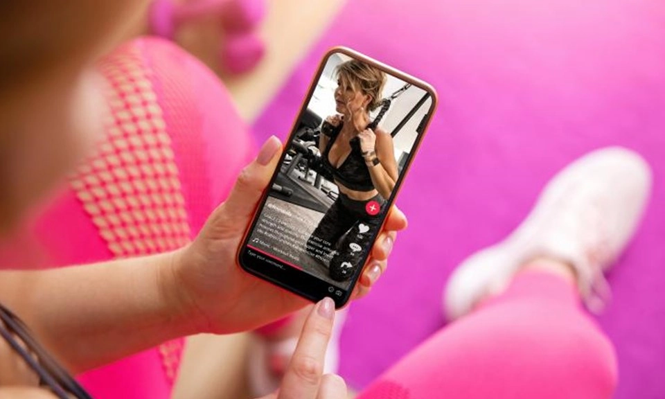 Nghiên cứu mới: Chỉ cần xem TikTok 8 phút cũng có thể gây ra hậu quả tiêu cực