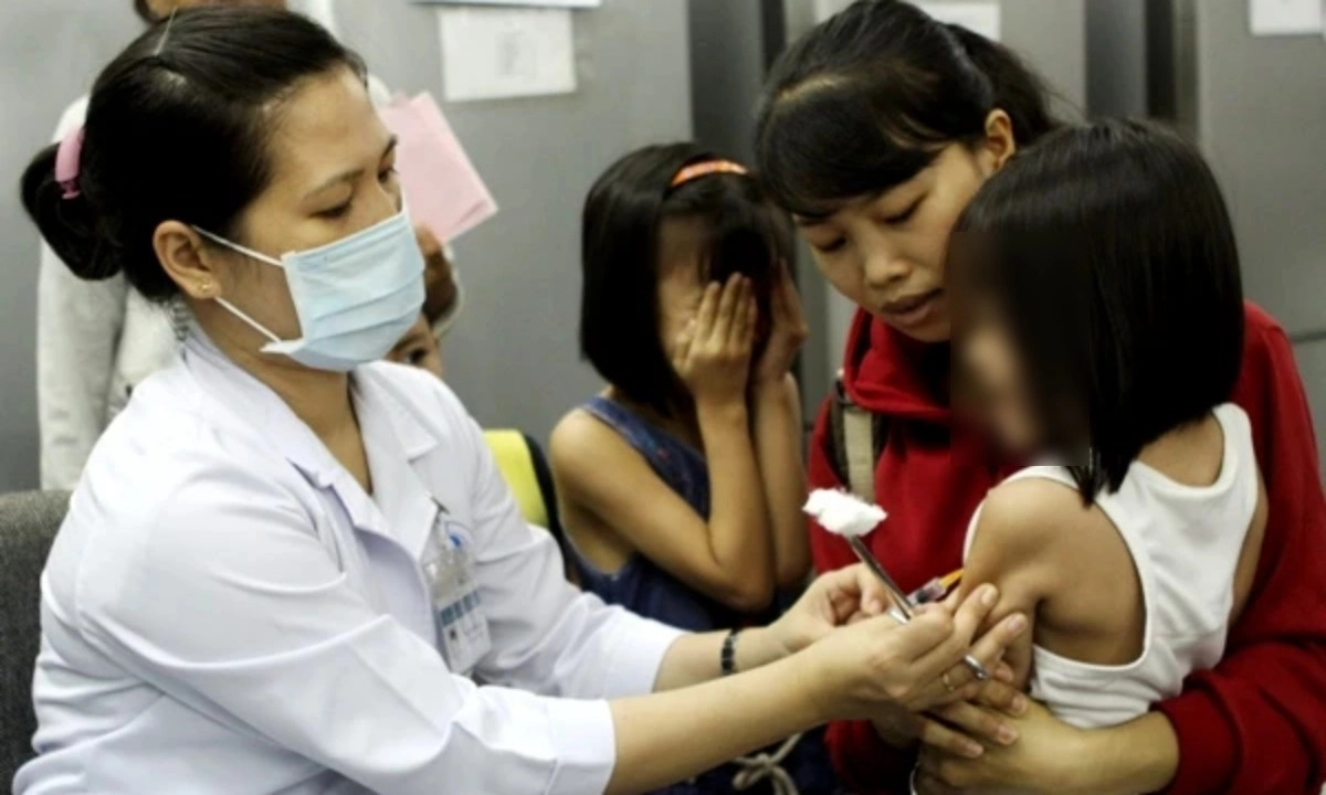 Việt Nam triển khai chiến dịch tiêm 1 triệu liều vaccine sởi cho trẻ từ 1-10 tuổi