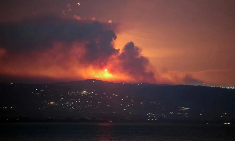 Israel tấn công phủ đầu vào Lebanon, Hezbollah phóng 320 quả pháo vào Israel