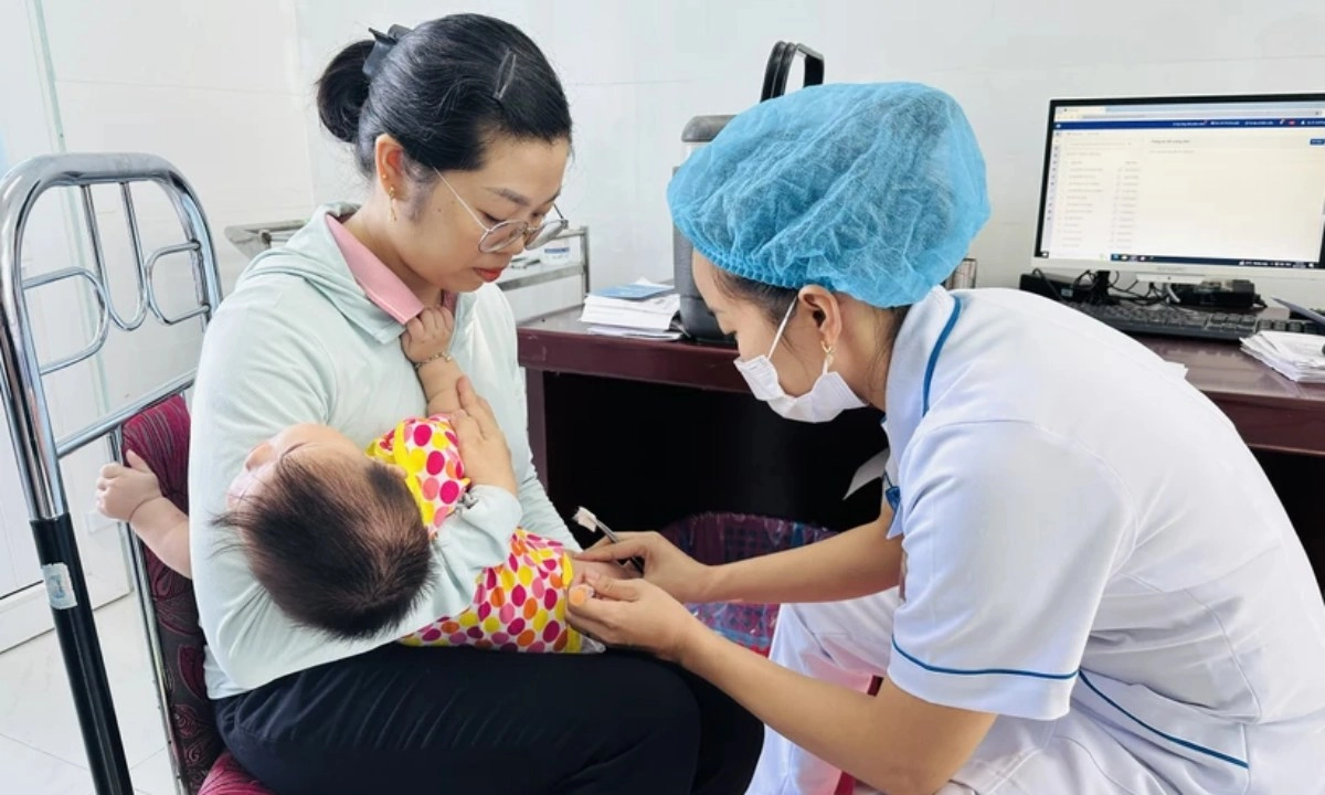Bộ Y tế: Khẩn trương triển khai chiến dịch tiêm vaccine phòng bệnh sởi