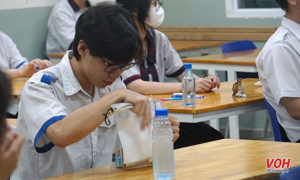 TPHCM: Nghiêm cấm ép buộc học sinh mua đồng phục, mua sắm đề cương, tài liệu tham khảo