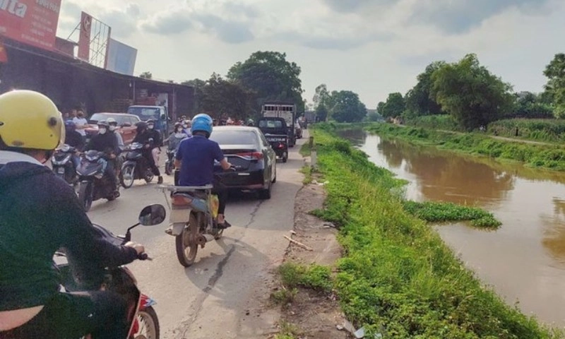 Thái Nguyên: Phát hiện một thi thể nam giới phân hủy ở kênh đào