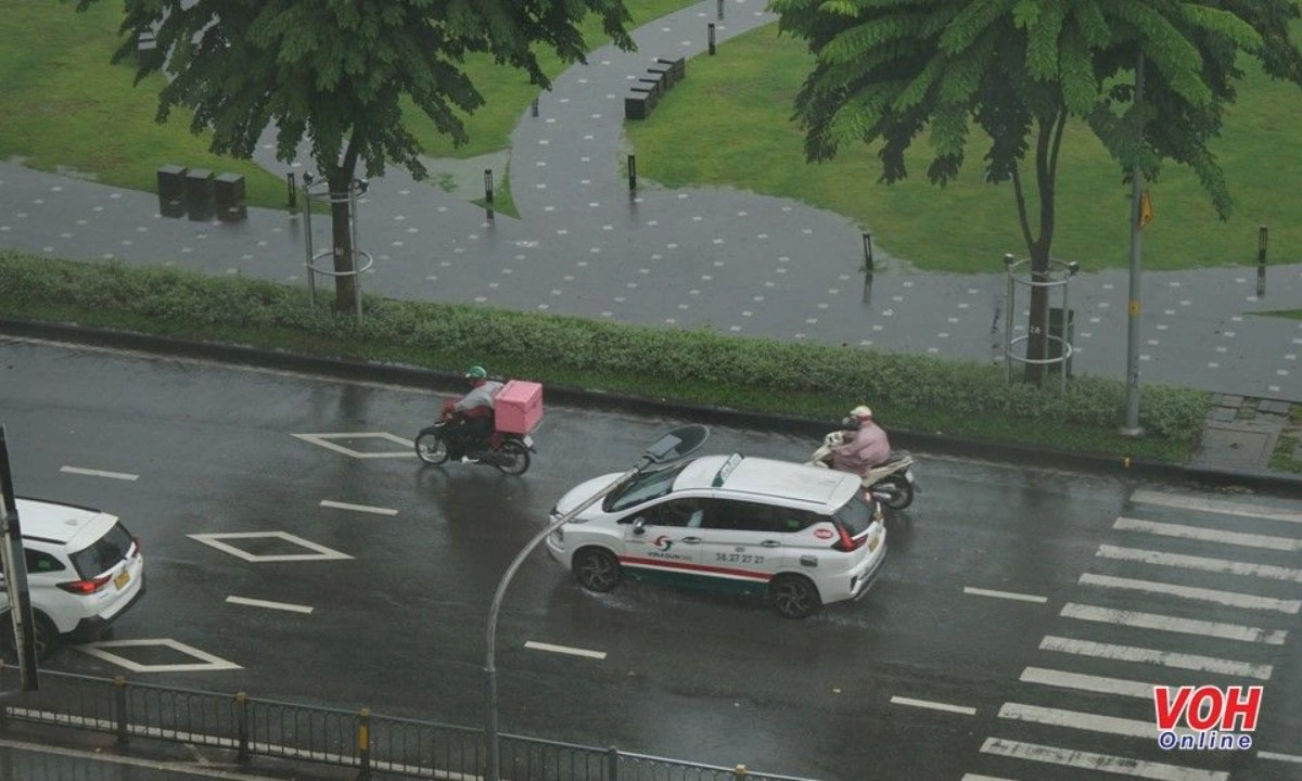 Hôm nay 21/9: TPHCM mưa rào diện rộng