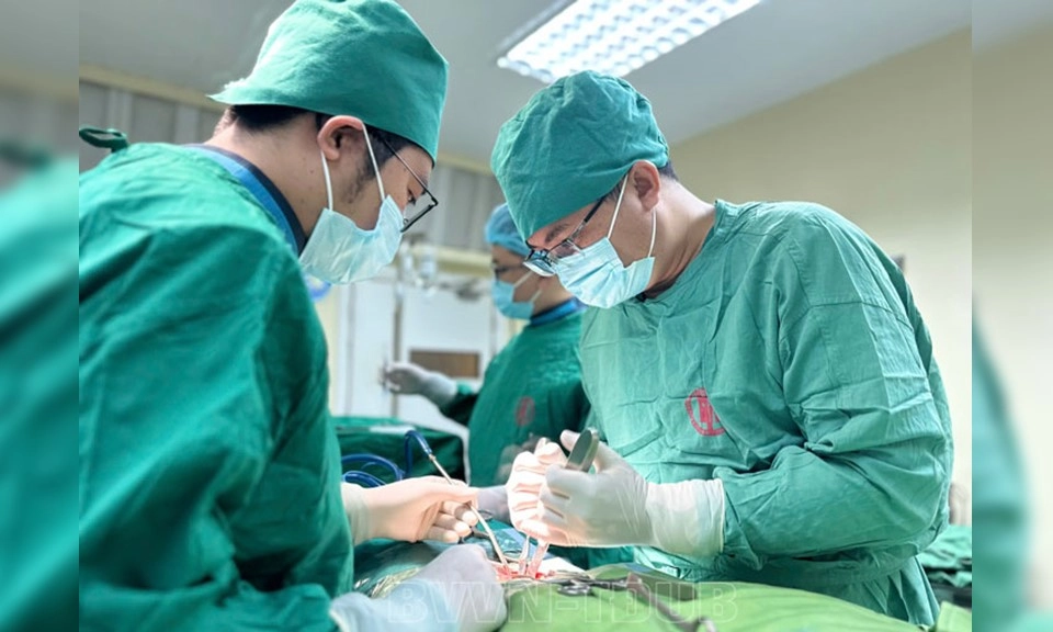Một bệnh viện điều trị cho 300 bệnh nhân bị chấn thương khi khắc phục hậu quả bão số 3