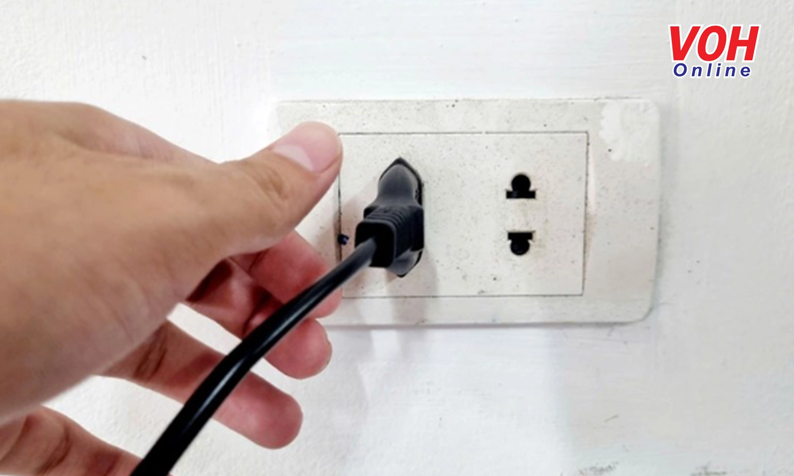 Nam sinh tử vong vì điện giật khi sạc pin xe ô tô đồ chơi
