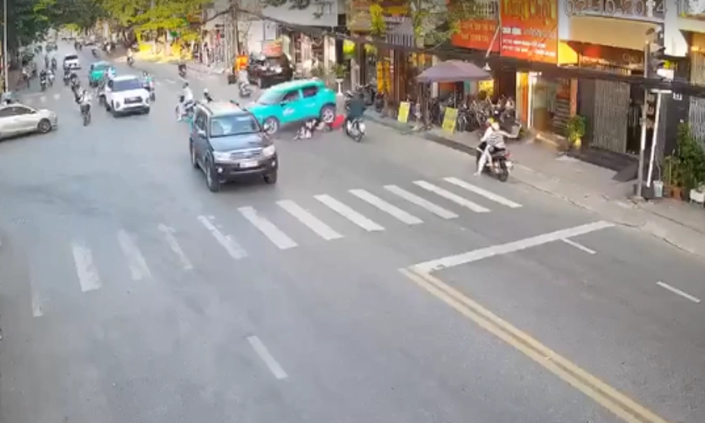 Lùi xe không cẩn thận gây tai nạn