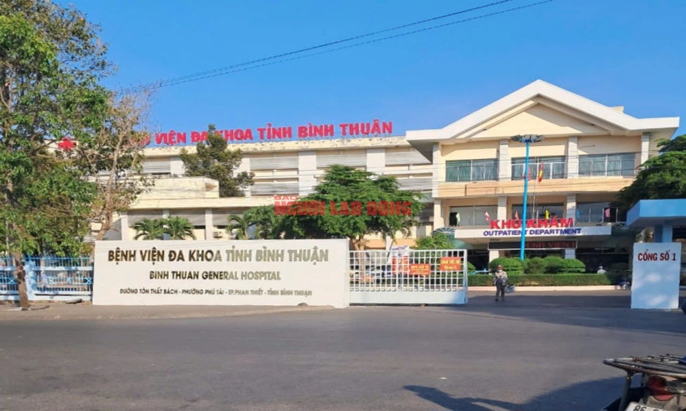 Chồng dùng xăng đốt vợ khi đang làm thủ tục ly hôn