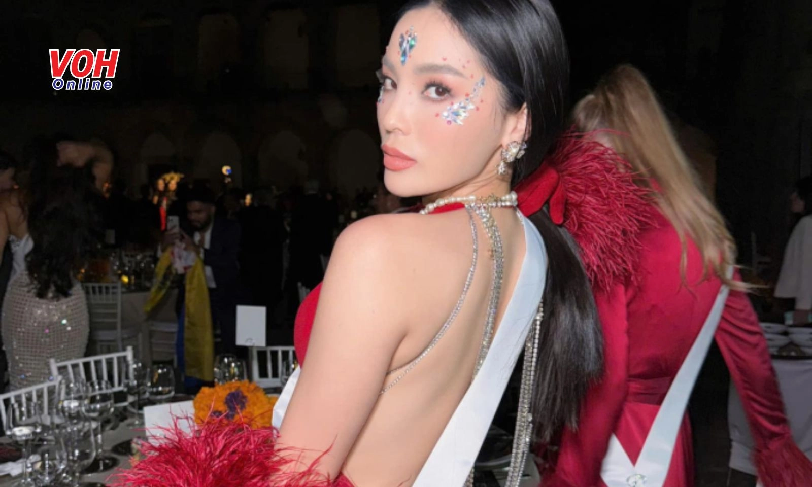 Kỳ Duyên bị nhân viên an ninh nhắc nhở tại Miss Universe