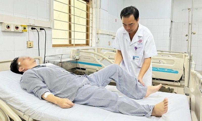 Tự ý dùng thuốc nam, người đàn ông 40 tuổi bị hoại tử khớp háng