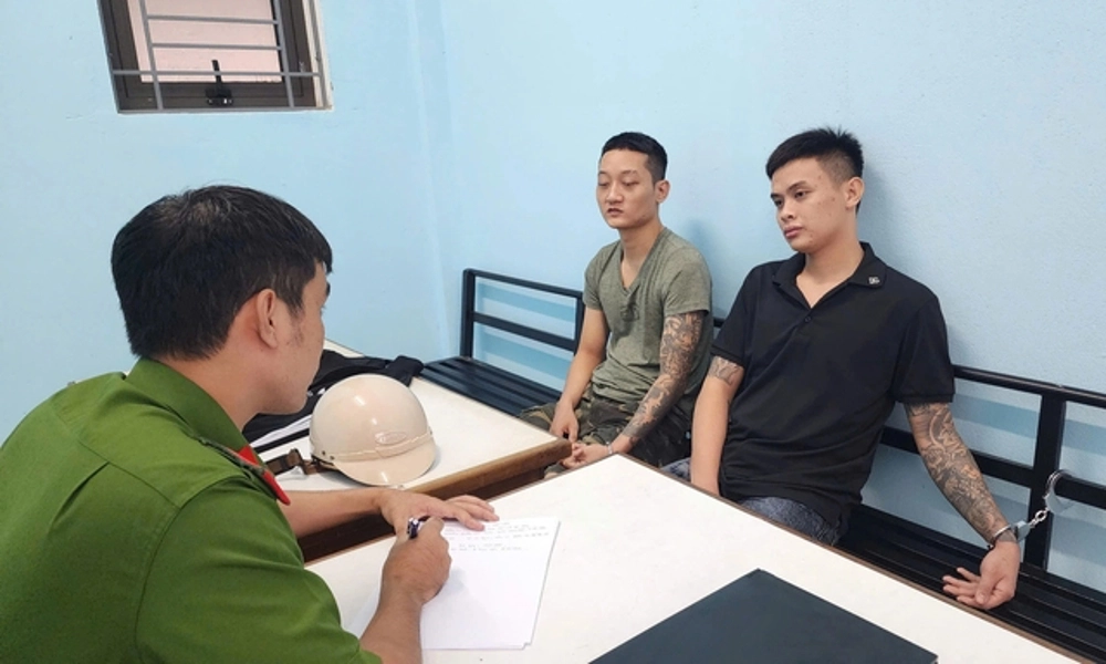 Đôi bạn “cùng xóm” hợp tác cướp giật, trộm cắp để kiếm tiền ăn chơi