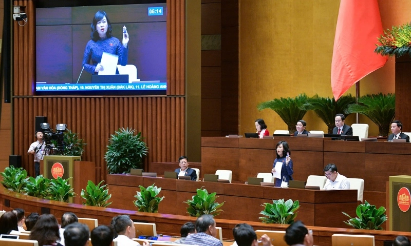 Thuốc lá điện tử làm nóng nghị trường quốc hội: Đề xuất cấm để bảo vệ sức khỏe giới trẻ