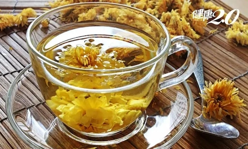 Trà hoa cúc có thể ngăn ngừa ung thư, hạ huyết áp và giảm đau họng