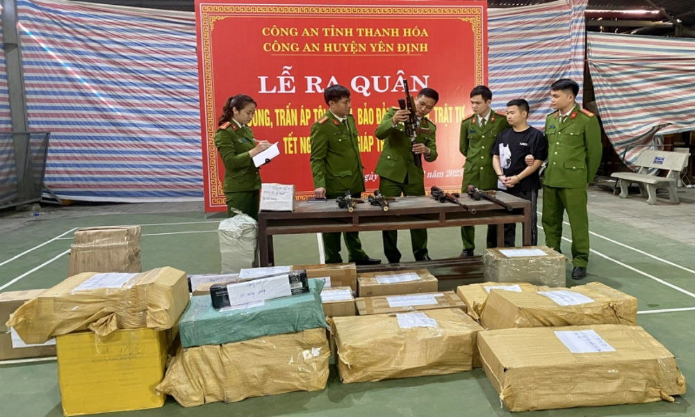 Sáng kiến “Đổi súng lấy quà” góp phần bảo vệ an ninh địa phương
