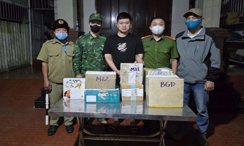 Đột kích nhà riêng, bắt giữ đối tượng cùng gần 5.000 viên ma túy tổng hợp