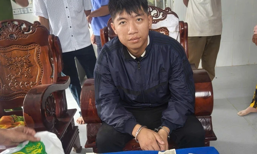 Bảo vệ cũ trộm 100 triệu tại Bách Hóa Xanh