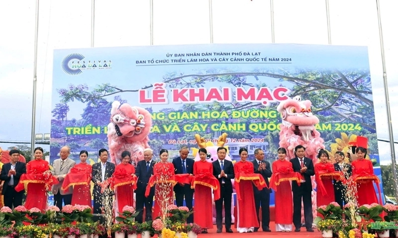 Festival Hoa Đà Lạt 2024: Không gian hoa đường phố và triển lãm quốc tế chính thức khai mạc