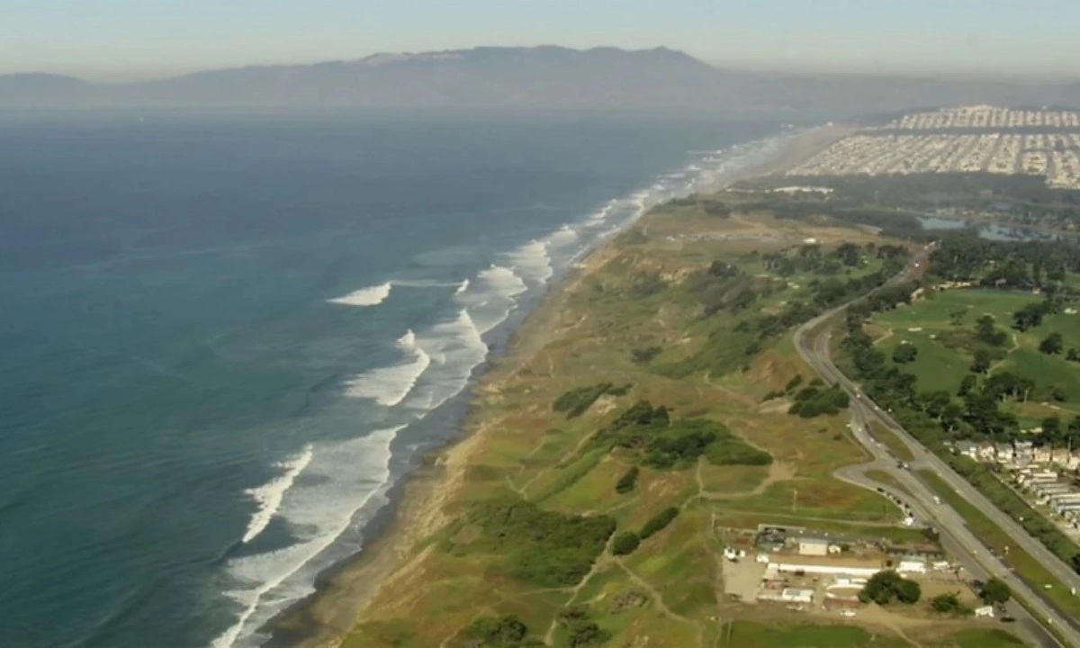 Mỹ dỡ bỏ cảnh báo sóng thần ngoài khơi California