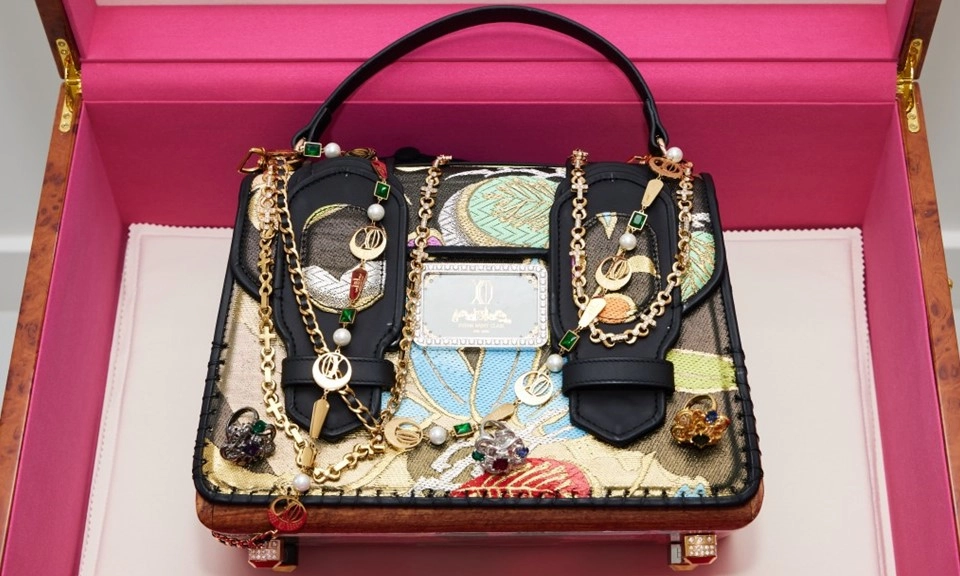 Bất ngờ với chiếc túi xách có giá hơn 30 tỷ đồng tại Tuần lễ nghệ thuật Miami