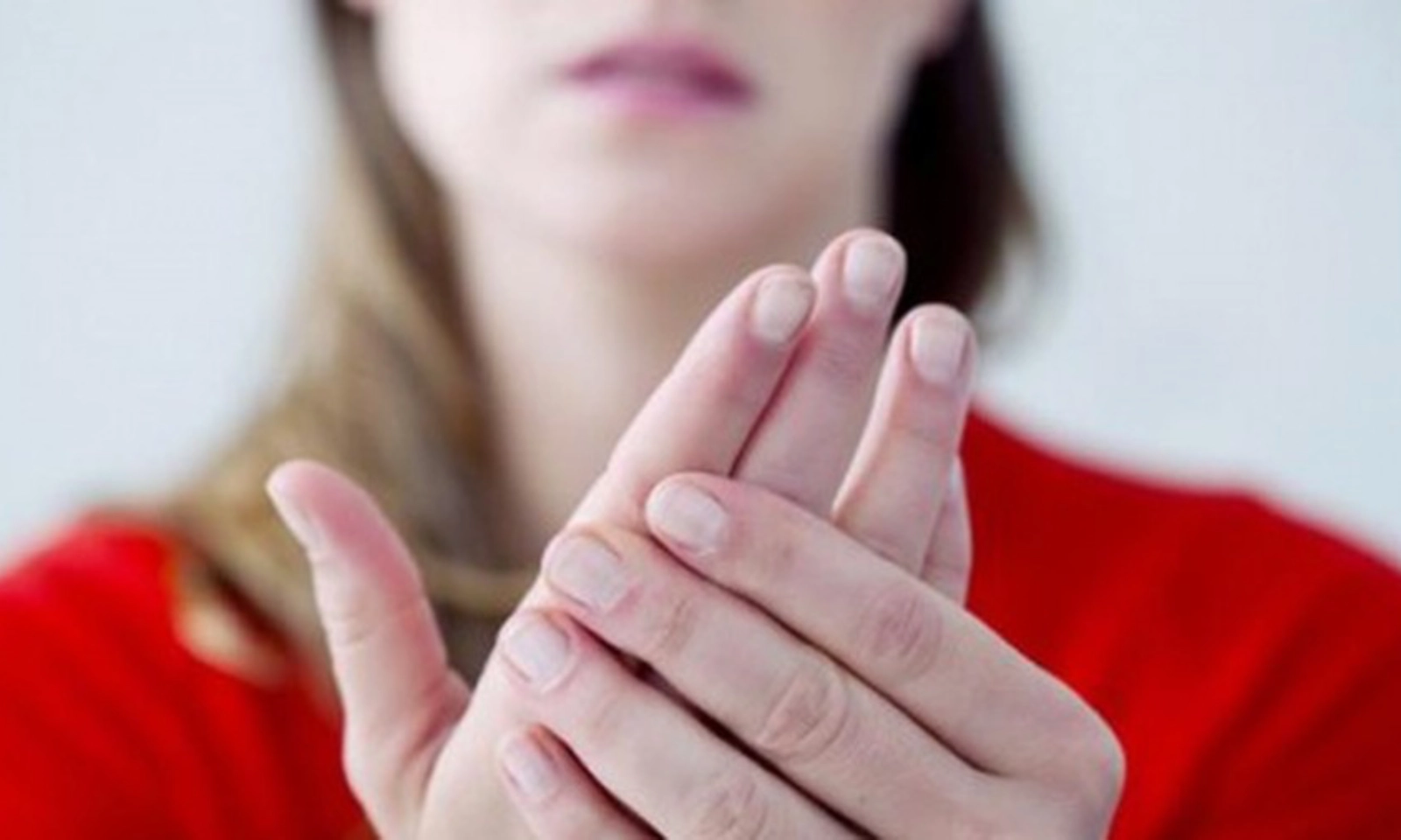 Người phụ nữ phải tháo bỏ ngón tay nhiễm trùng chỉ vì một vết ngứa nhỏ