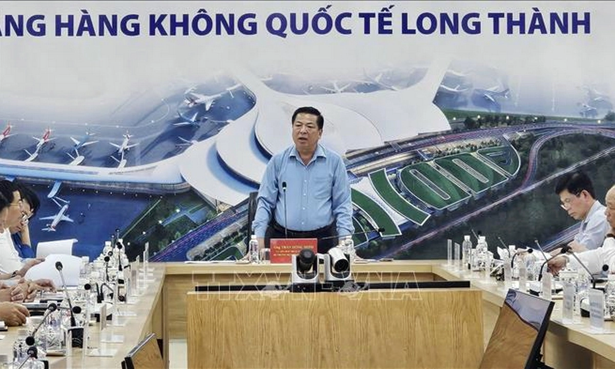 Bộ trưởng Bộ GTVT chỉ đạo dồn lực hoàn thành sân bay Long Thành vào cuối năm 2025