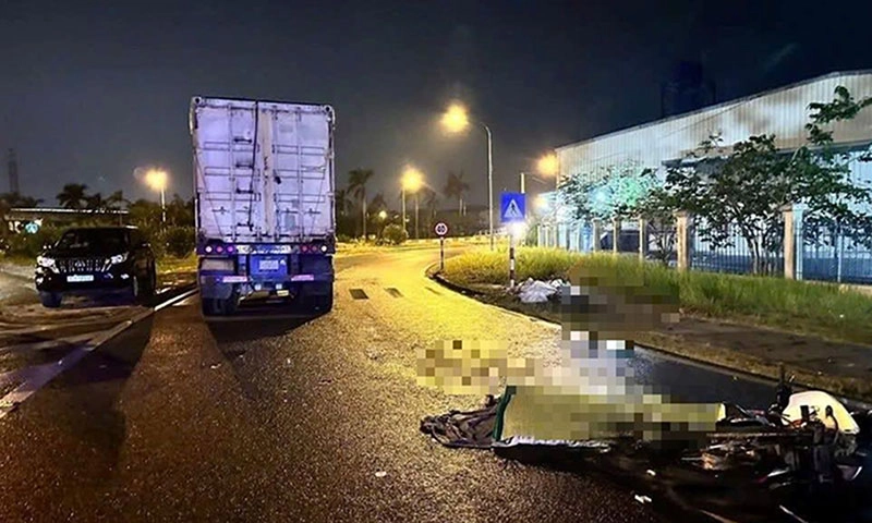Người phụ nữ đi xe máy thiệt mạng sau tai nạn với xe đầu kéo