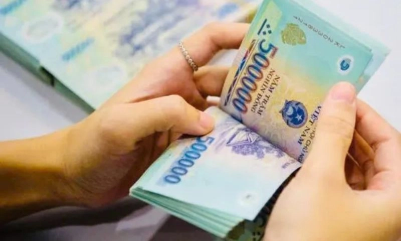 Người lao động có thể được hưởng hai khoản tiền dịp Tết Dương lịch 2025