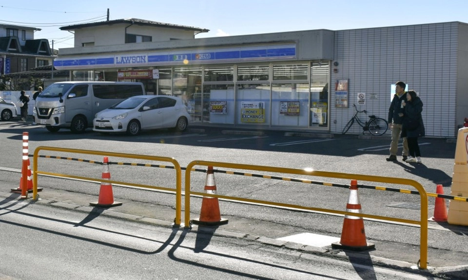 Nhật Bản lại lắp đặt hàng rào mới tại điểm chụp ảnh núi Phú Sĩ để hạn chế tình trạng đi bộ ẩu