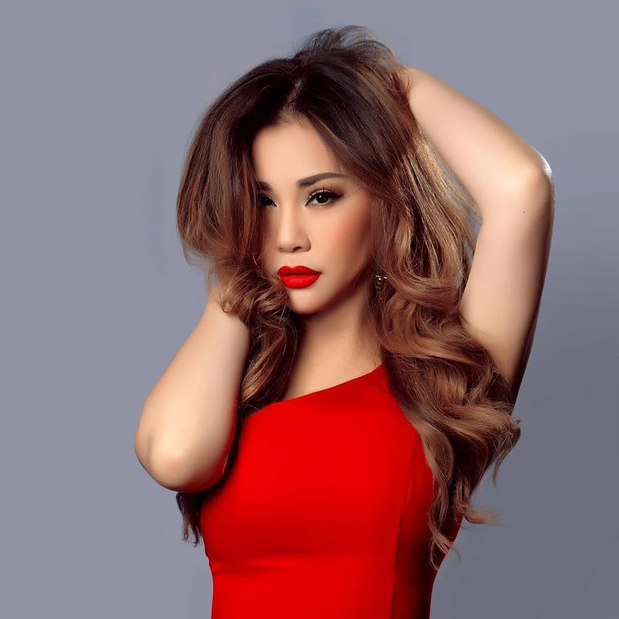 Ca sĩ Minh Tuyết