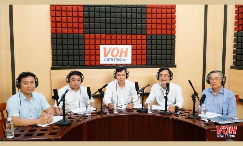 “Chính sách hỗ trợ, chuyển đổi, phát triển vận tải hành khách công cộng theo hướng giao thông xanh”
