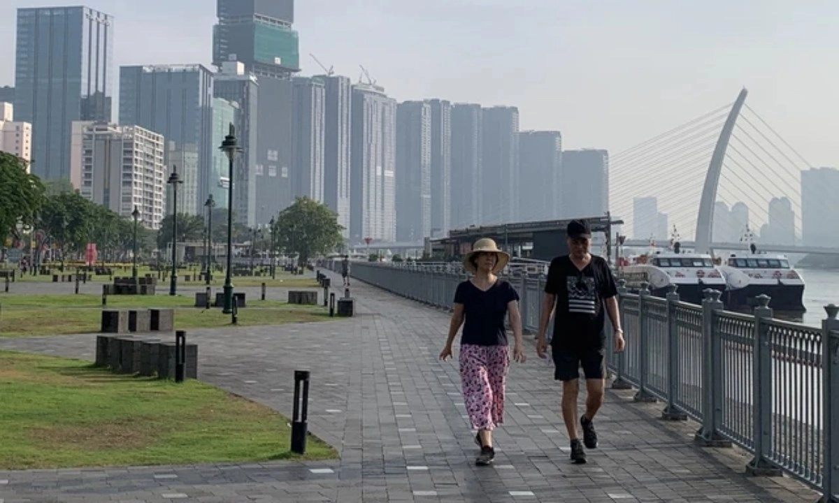 Thời tiết ngày đầu năm mới 2025: Miền Trung mưa rào, Nam Bộ mát mẻ