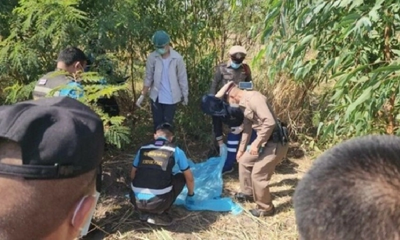 Tìm chỗ đặt bẫy chuột ngoài đồng vô tình phát hiện xác trẻ sơ sinh