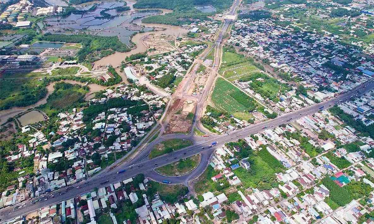 Cao tốc Bến Lức - Long Thành khai thác tạm hai đoạn tuyến phục vụ Tết Nguyên đán Ất Tỵ 2025