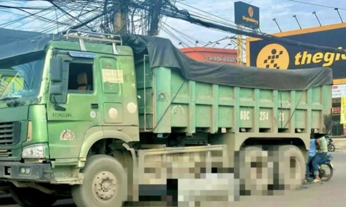 Xe tải va chạm xe đạp điện, một người phụ nữ tử vong tại chỗ