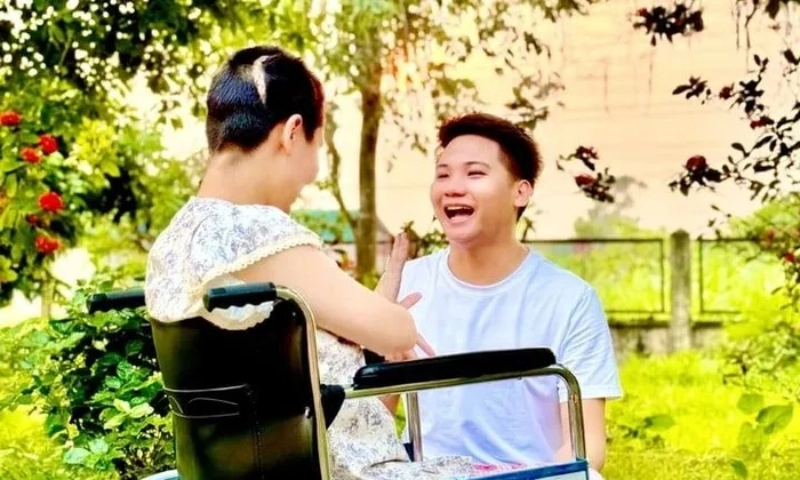 Người chồng trẻ kiên cường cứu vợ vượt lằn ranh sinh tử