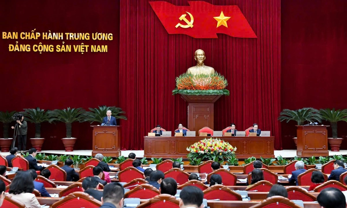 Ngày làm việc thứ nhất của Hội nghị Trung ương khóa XIII