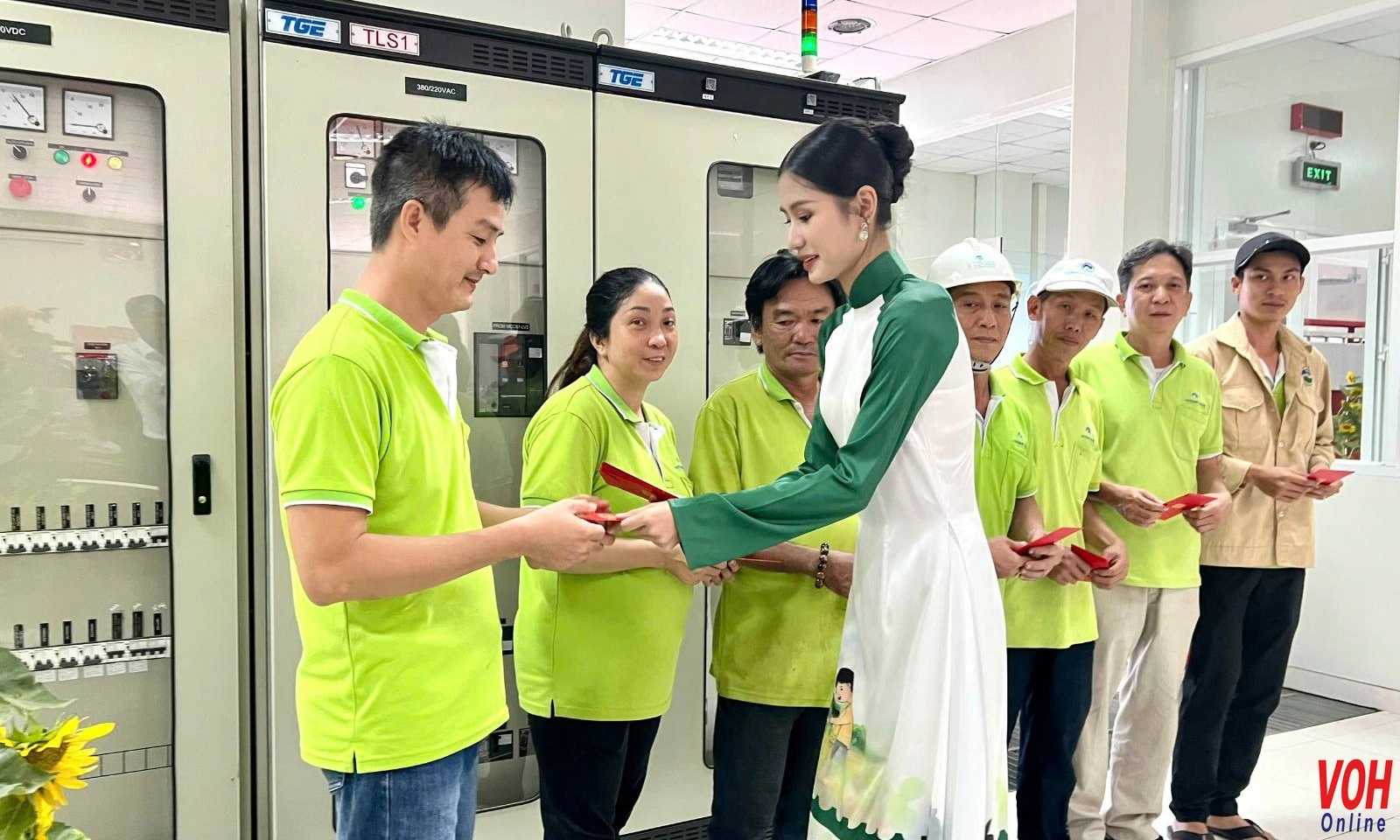 Hoa hậu Môi trường Thế giới Nguyễn Thanh Hà có hành động ý nghĩa tại VWS