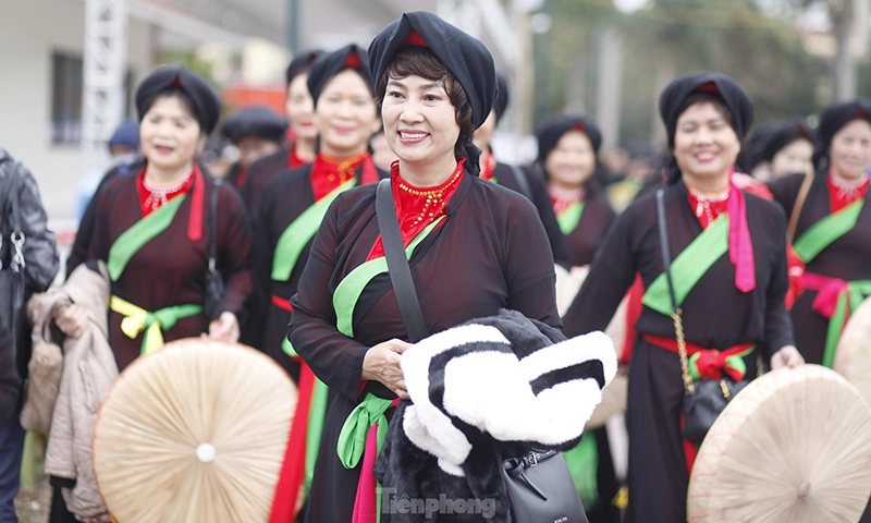 Hàng ngàn người đổ về trẩy hội Lim