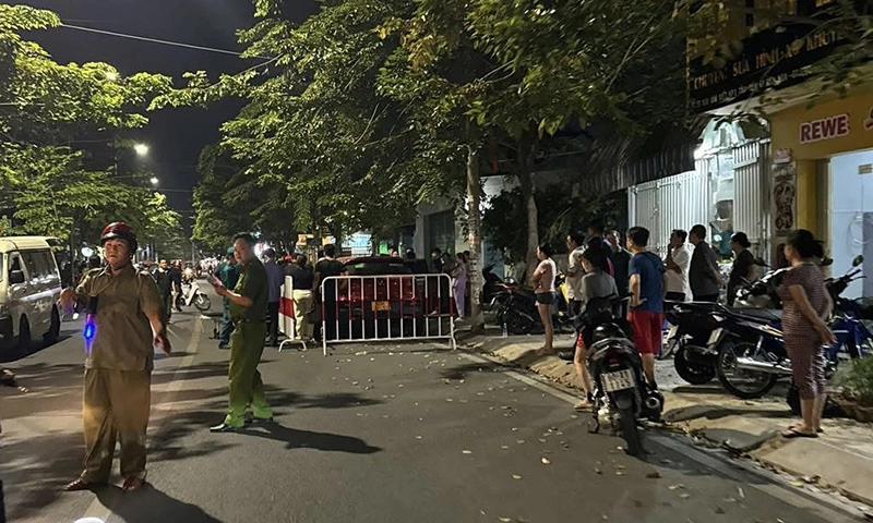 Phát hiện người thanh niên tử vong trên ô tô đỗ ven đường